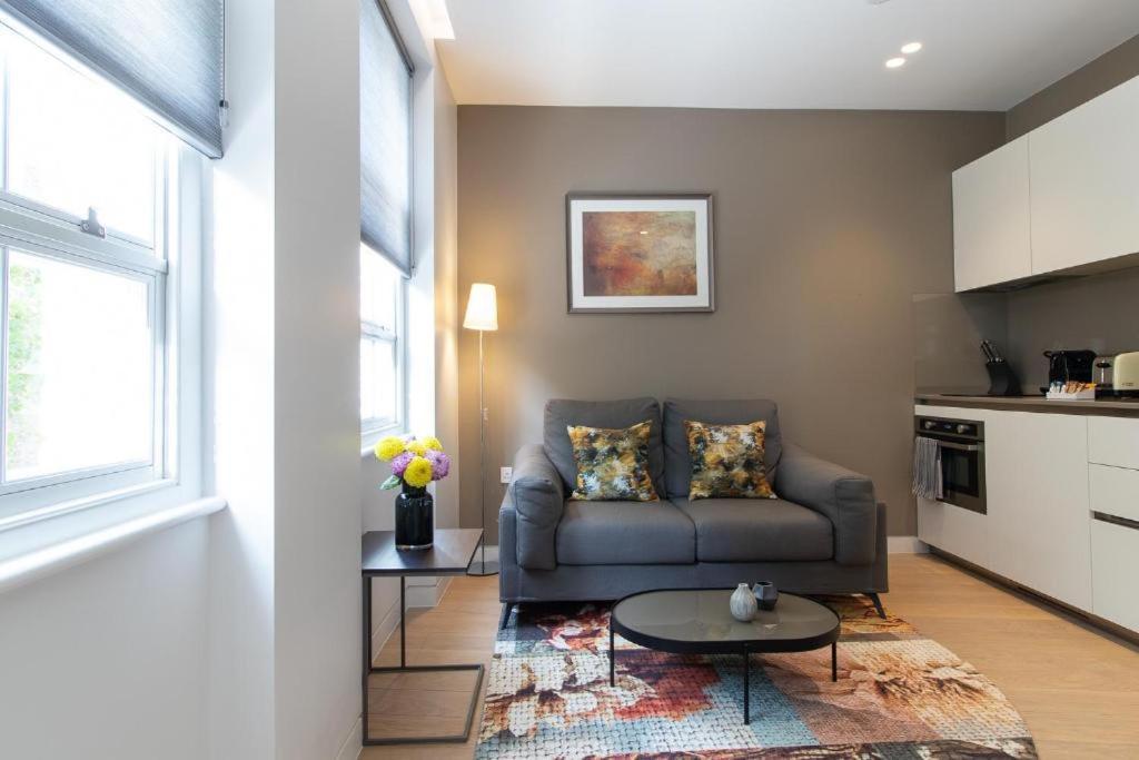 Wells Court By Aeria Apartments London Ngoại thất bức ảnh